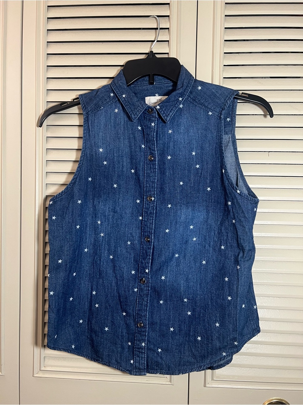 Universal Thread Denim Sleeveless Shirt